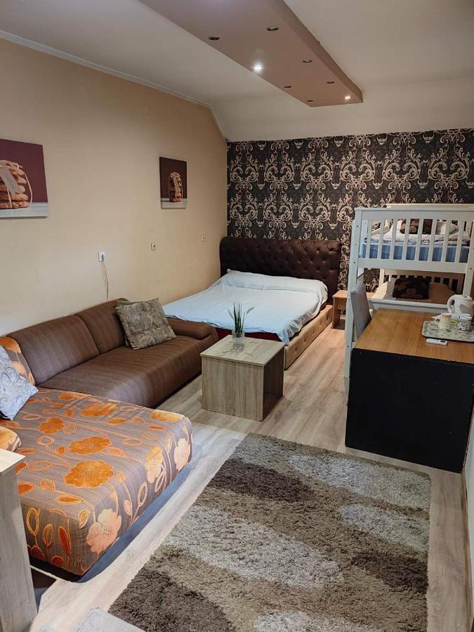 Guest House Maja Novi Sad Eksteriør bilde