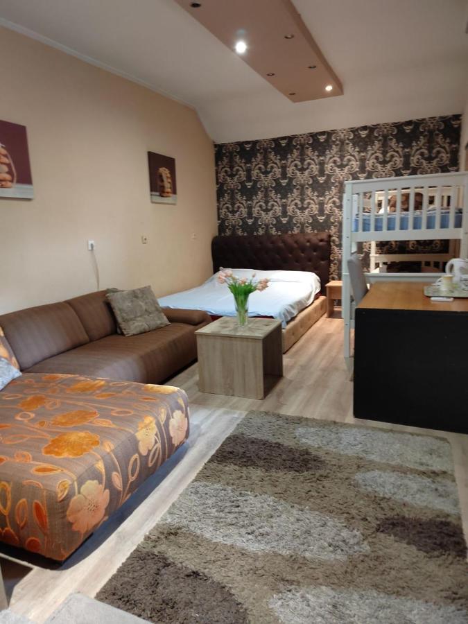Guest House Maja Novi Sad Eksteriør bilde