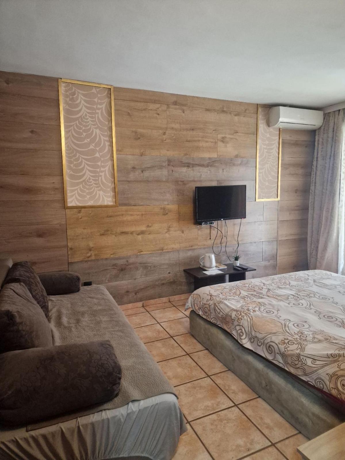 Guest House Maja Novi Sad Eksteriør bilde