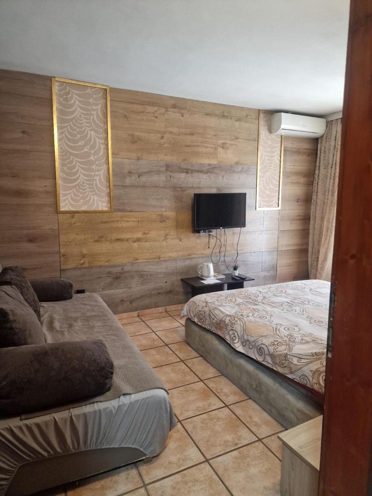 Guest House Maja Novi Sad Eksteriør bilde