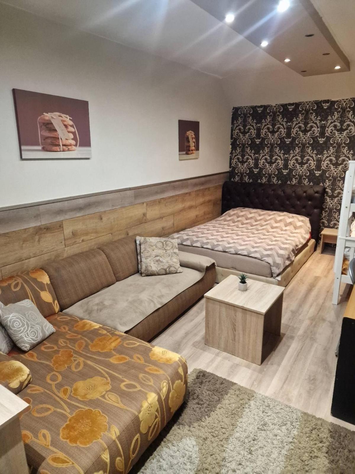 Guest House Maja Novi Sad Eksteriør bilde