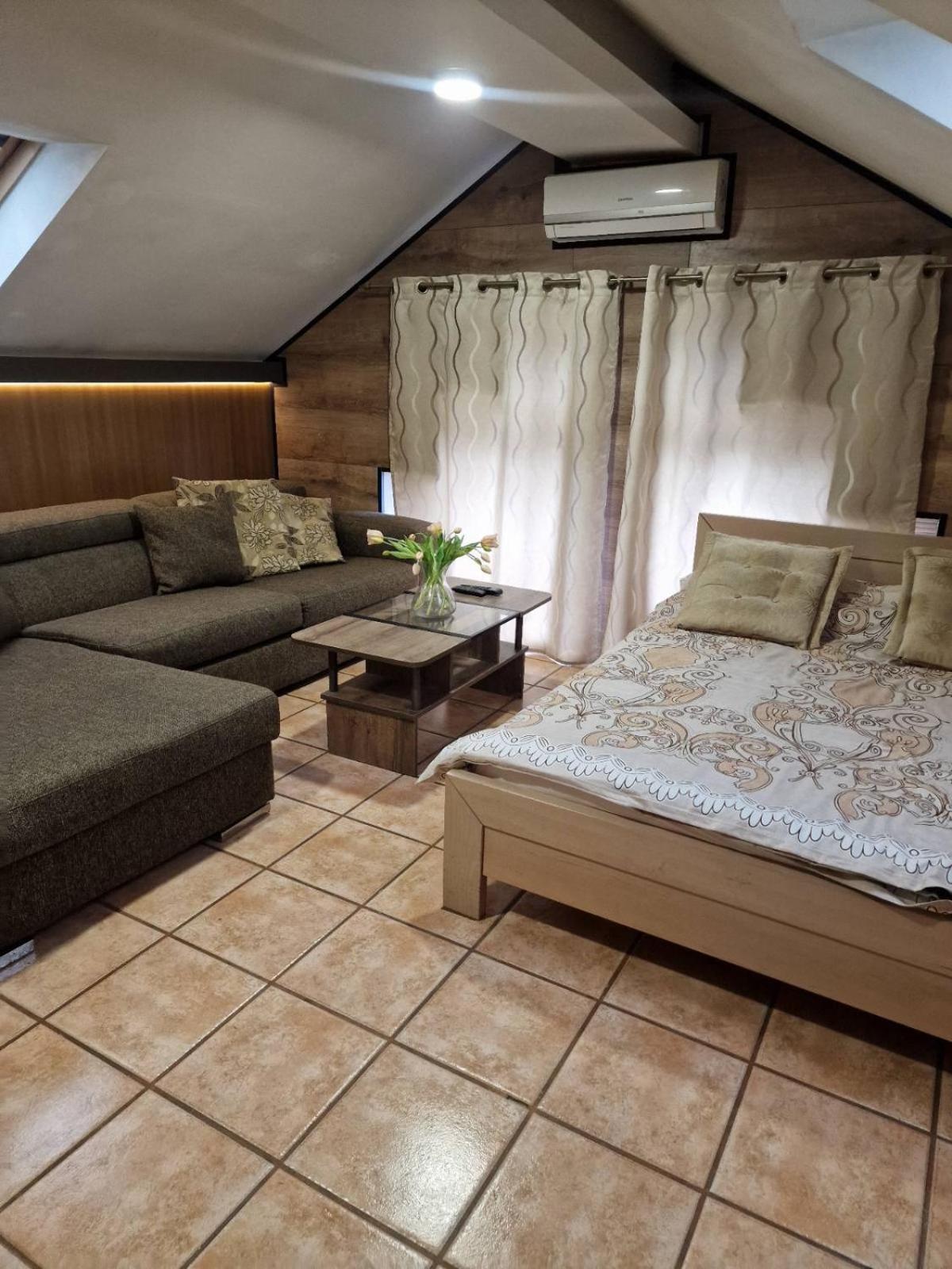Guest House Maja Novi Sad Eksteriør bilde